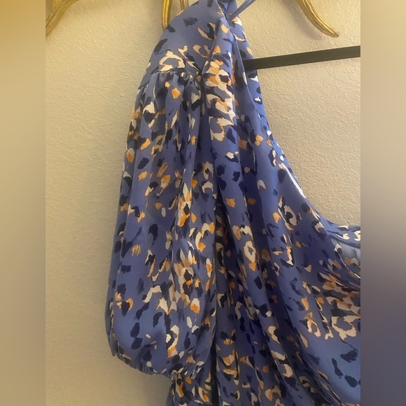 Nine West Blue/Pink Print -Asymmetrical neckline -One short -puff sleeve-2X - Picture 5 of 9